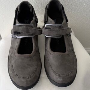 Mephisto Women's Dark Gray Mary Jane Flats